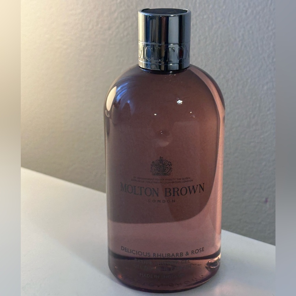 Molton Brown Delicious Rhubarb & Rose Bath & Shower Gel